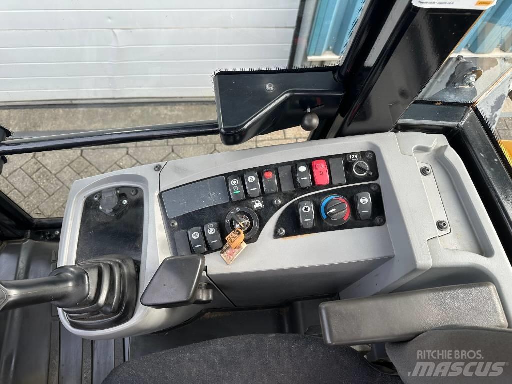 CAT 907 H 2 Gumikerekes homlokrakodók