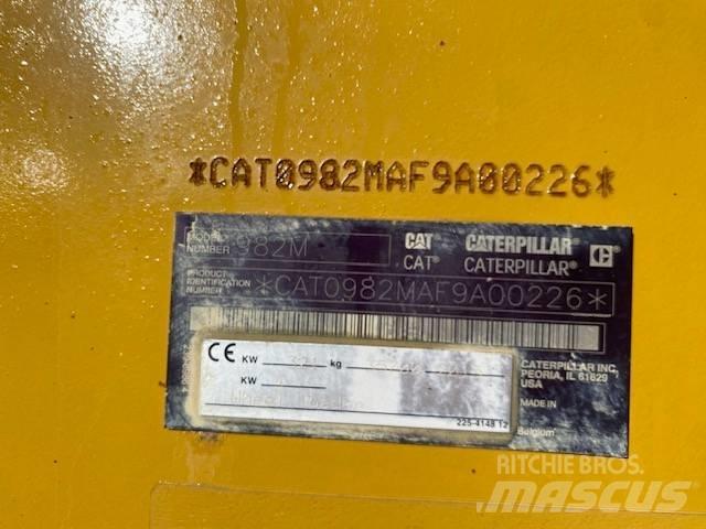 CAT 982 M Gumikerekes homlokrakodók