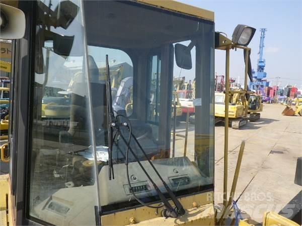 CAT 950F Gumikerekes homlokrakodók