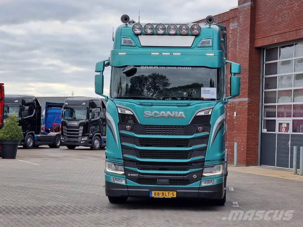 Scania S580 A4x2NB Nyergesvontatók