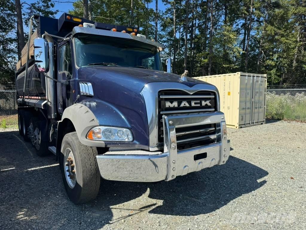 Mack GU813 Billenő teherautók