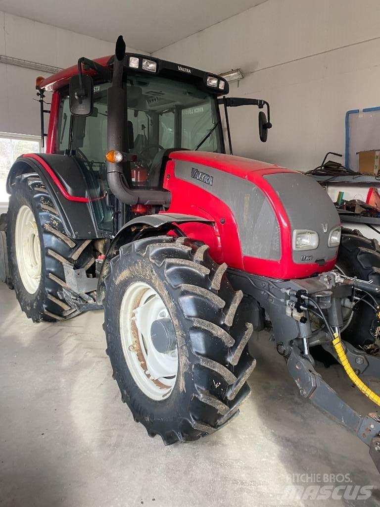 Valtra N 101 Traktorok