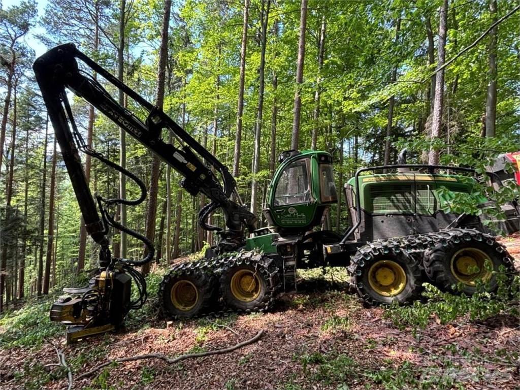 John Deere 1270 G Betakarítók