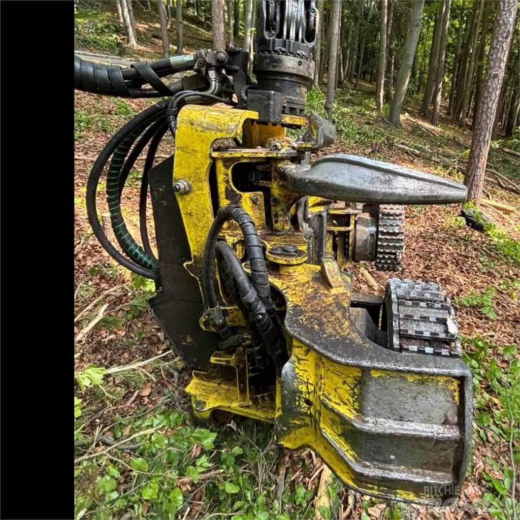 John Deere 1270 G Betakarítók
