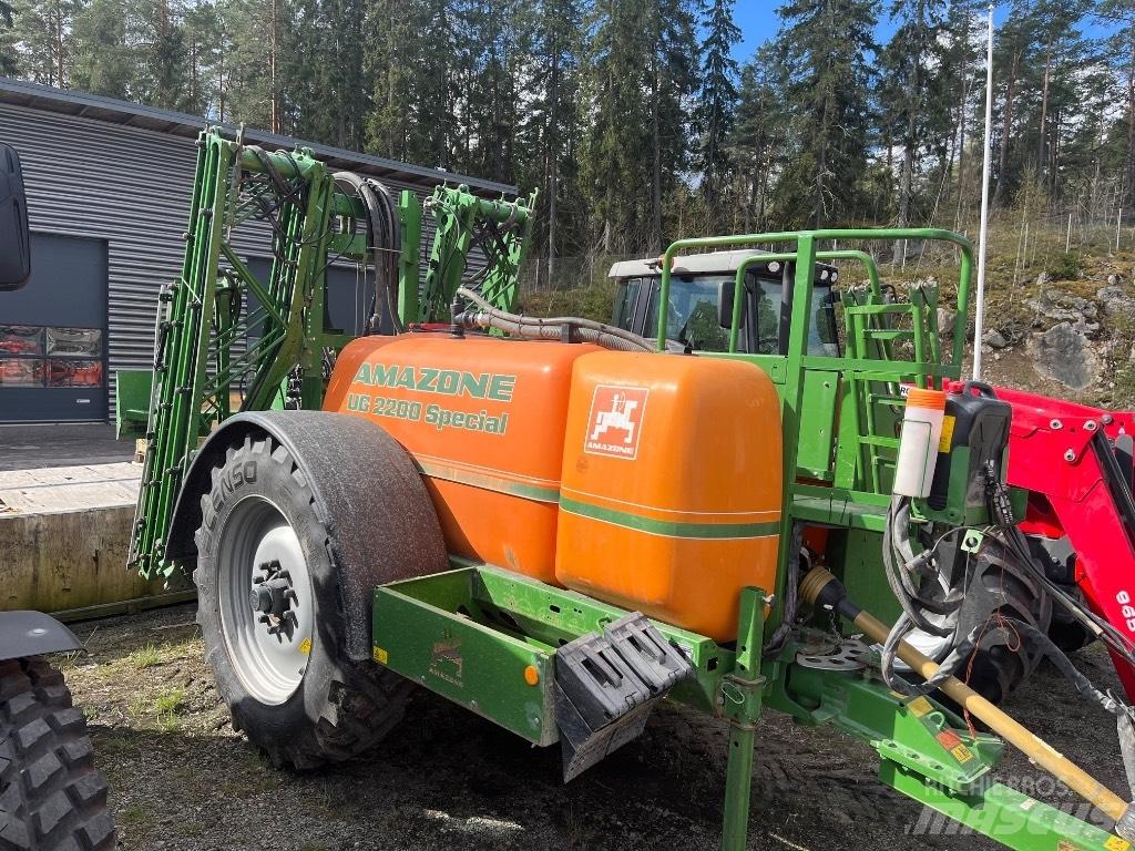 Amazone UG 2200 Vontatott trágyaszórók