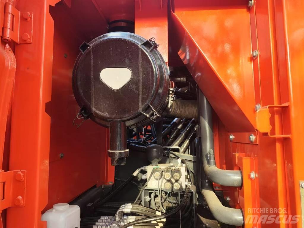 Doosan DX300LC-9c Lánctalpas kotrók