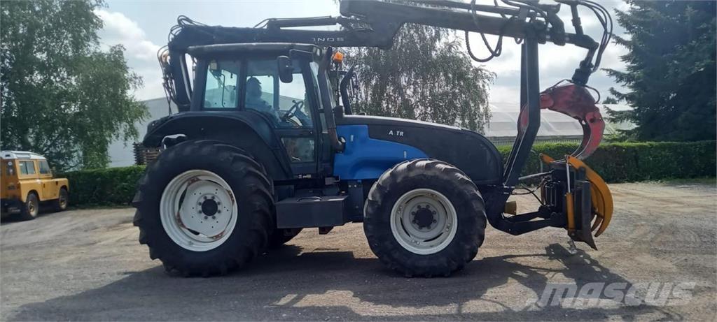 Valtra T130 Traktorok