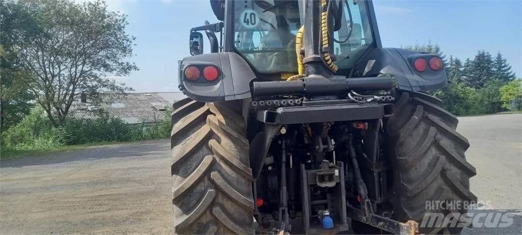 Valtra T130 Traktorok