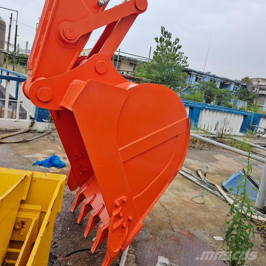Doosan DX 225 Lánctalpas kotrók