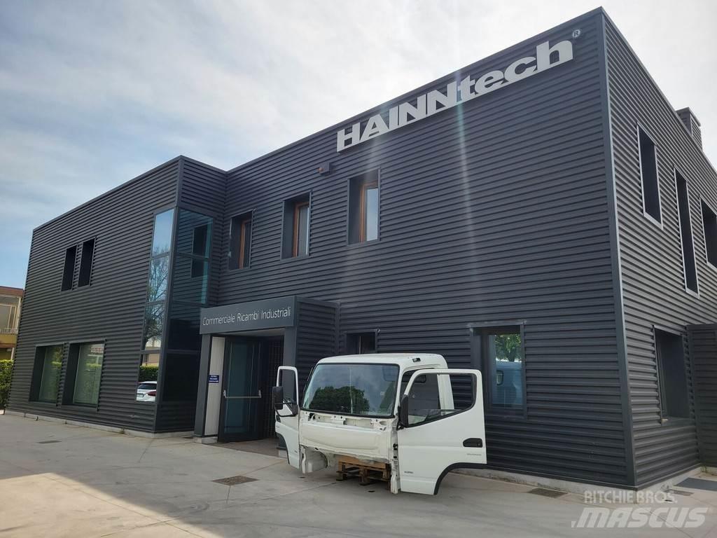 Mitsubishi Fuso "C" Vezetőfülke és belső tartozékok