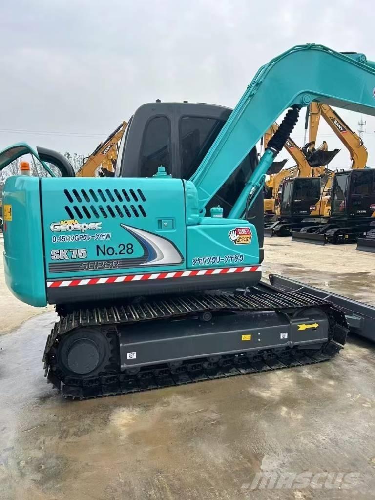 Kobelco SK 75 Lánctalpas kotrók