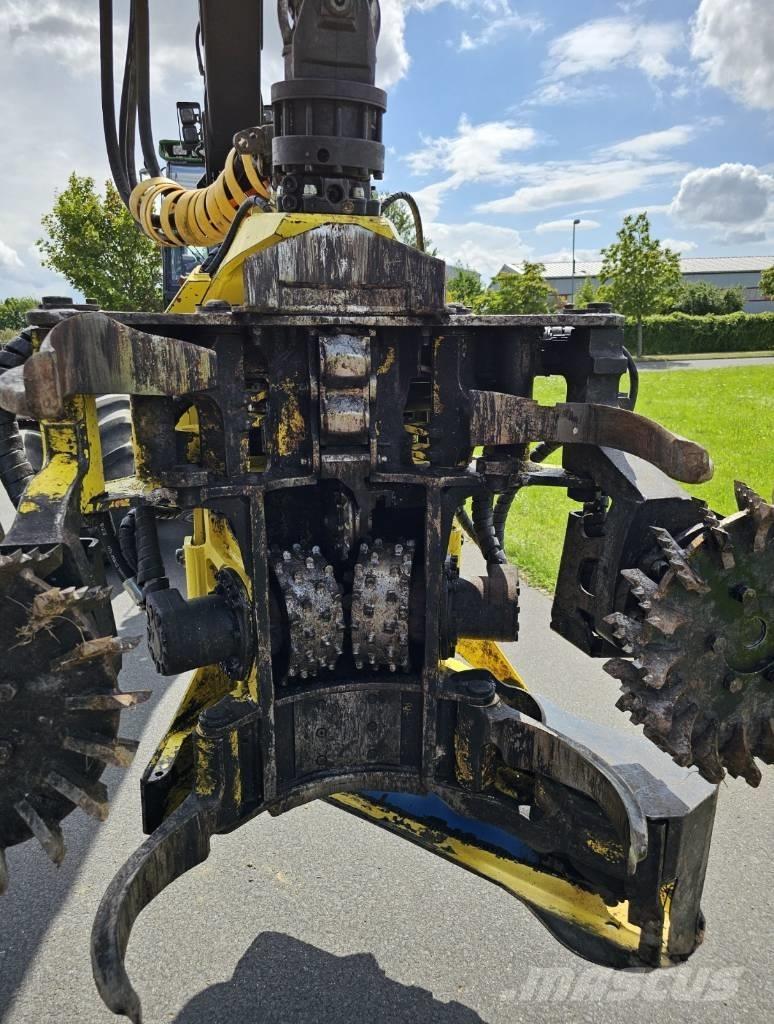 John Deere 1270 D Betakarítók