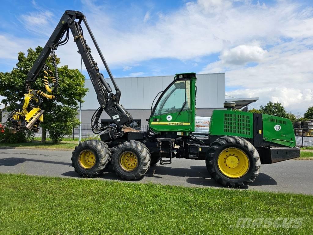 John Deere 1270 D Betakarítók