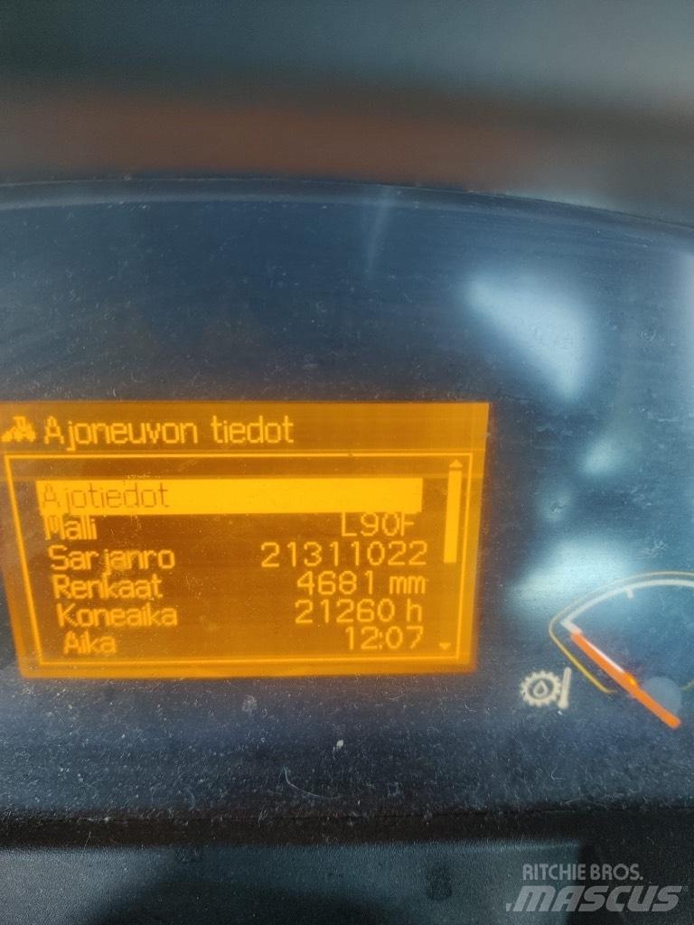 Volvo L 90 F Gumikerekes homlokrakodók
