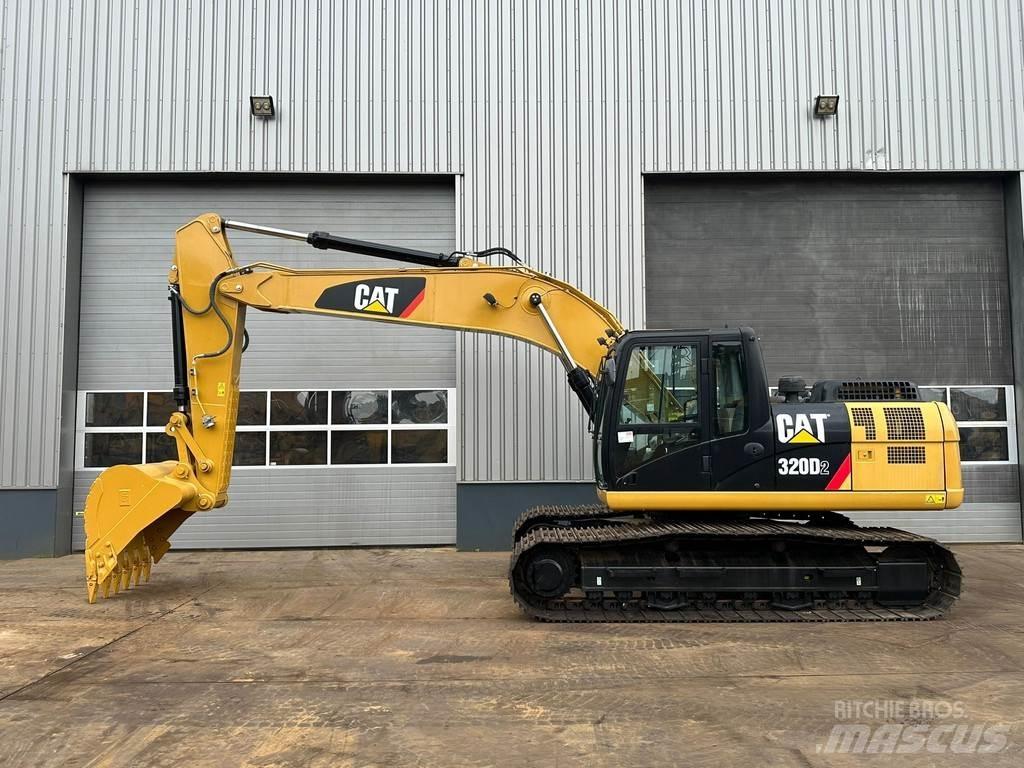 CAT 320D2 Lánctalpas kotrók