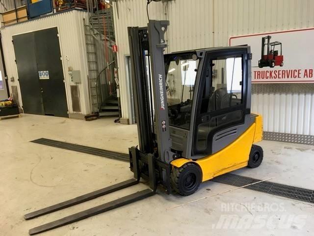 Jungheinrich EFG 320 Elektromos targoncák