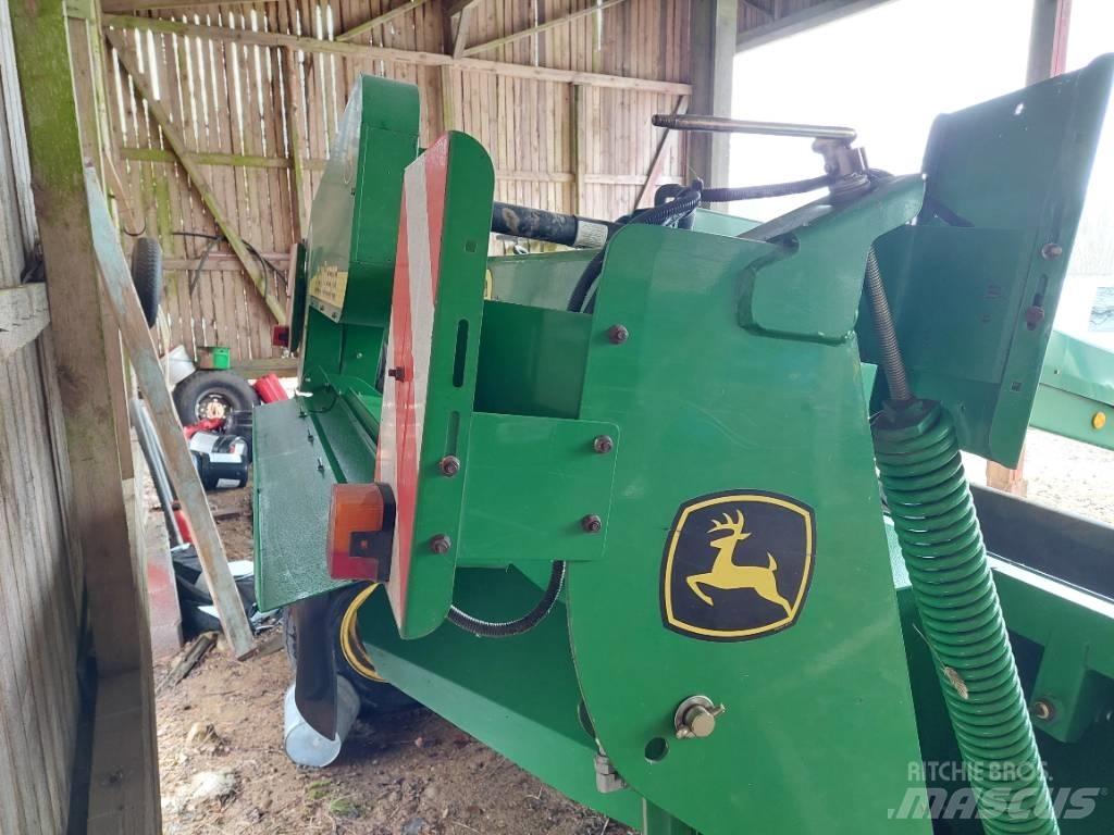 John Deere 730 Öntöző Kaszák