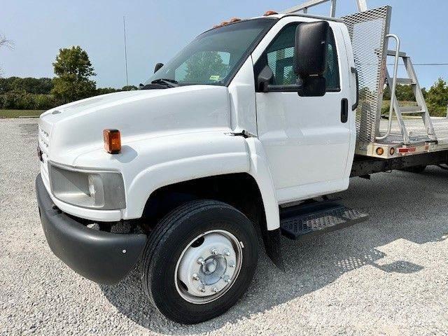 GMC 5500 Platós / Ponyvás teherautók