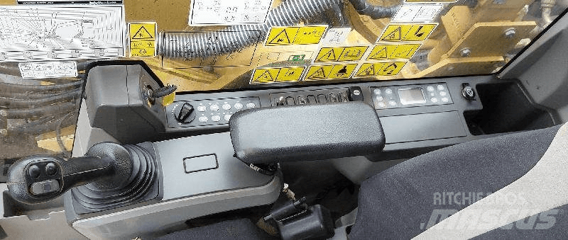 CAT 326F Lánctalpas kotrók