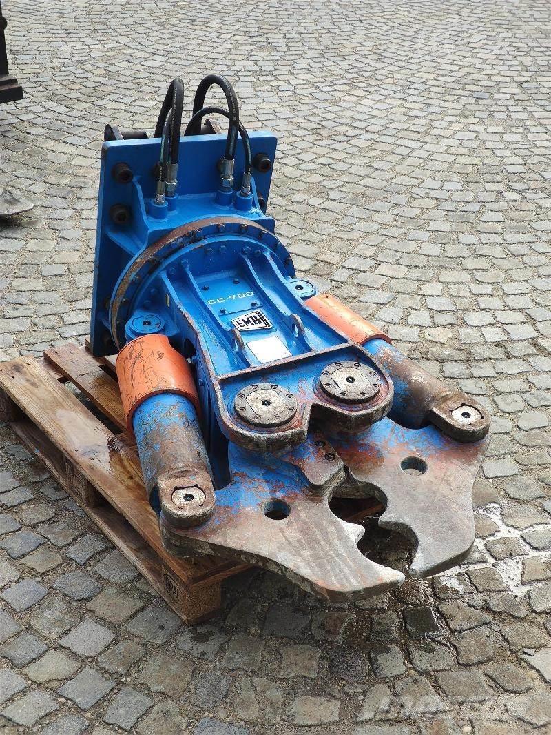  EMB CC700 Vágószerkezetek