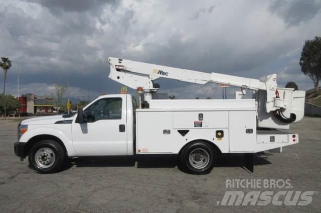 Ford F350 Műszaki mentők