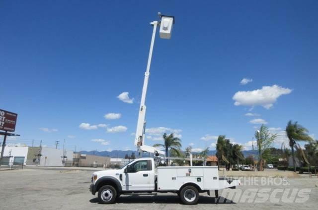 Ford F450 Műszaki mentők