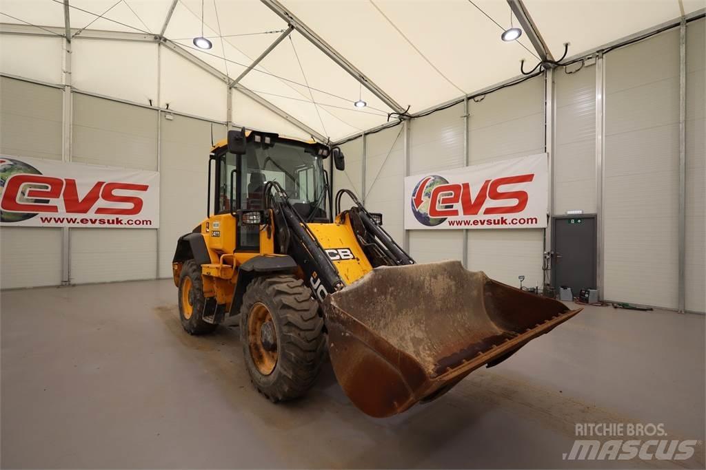 JCB 411 WHEEL LOADER Szemenként vetőgépek