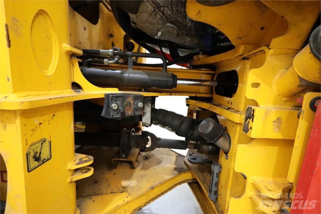 JCB 411 WHEEL LOADER Szemenként vetőgépek