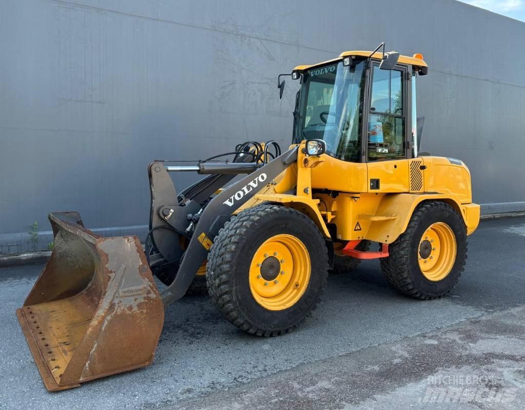 Volvo L 30 GS Gumikerekes homlokrakodók
