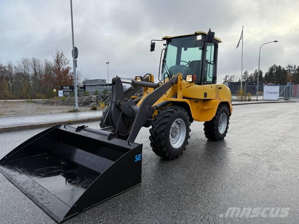 Volvo L 30 B Gumikerekes homlokrakodók