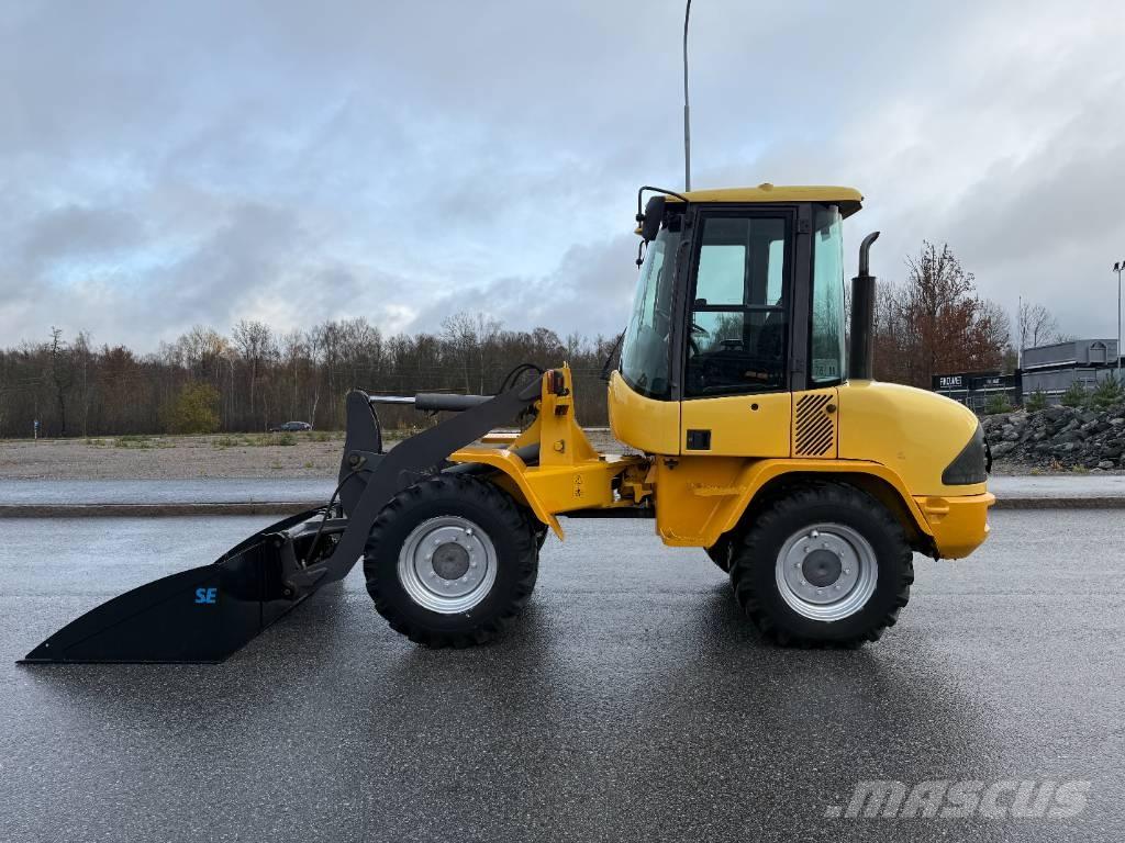 Volvo L 30 B Gumikerekes homlokrakodók