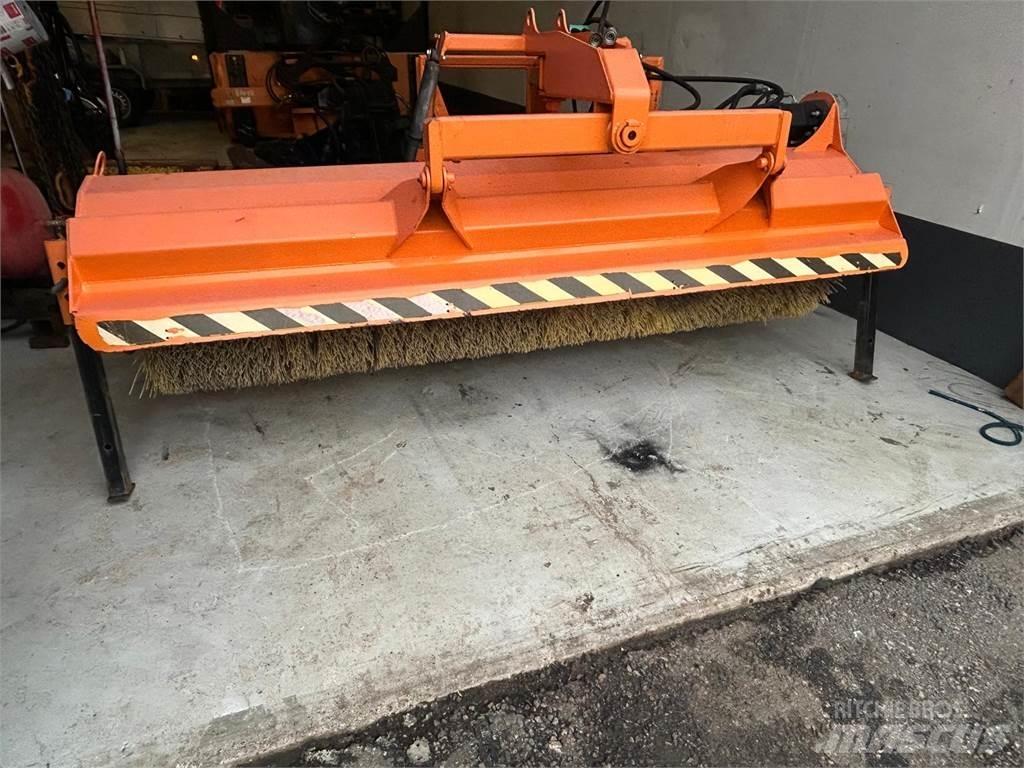 FMG avoharja AH240 Kefék