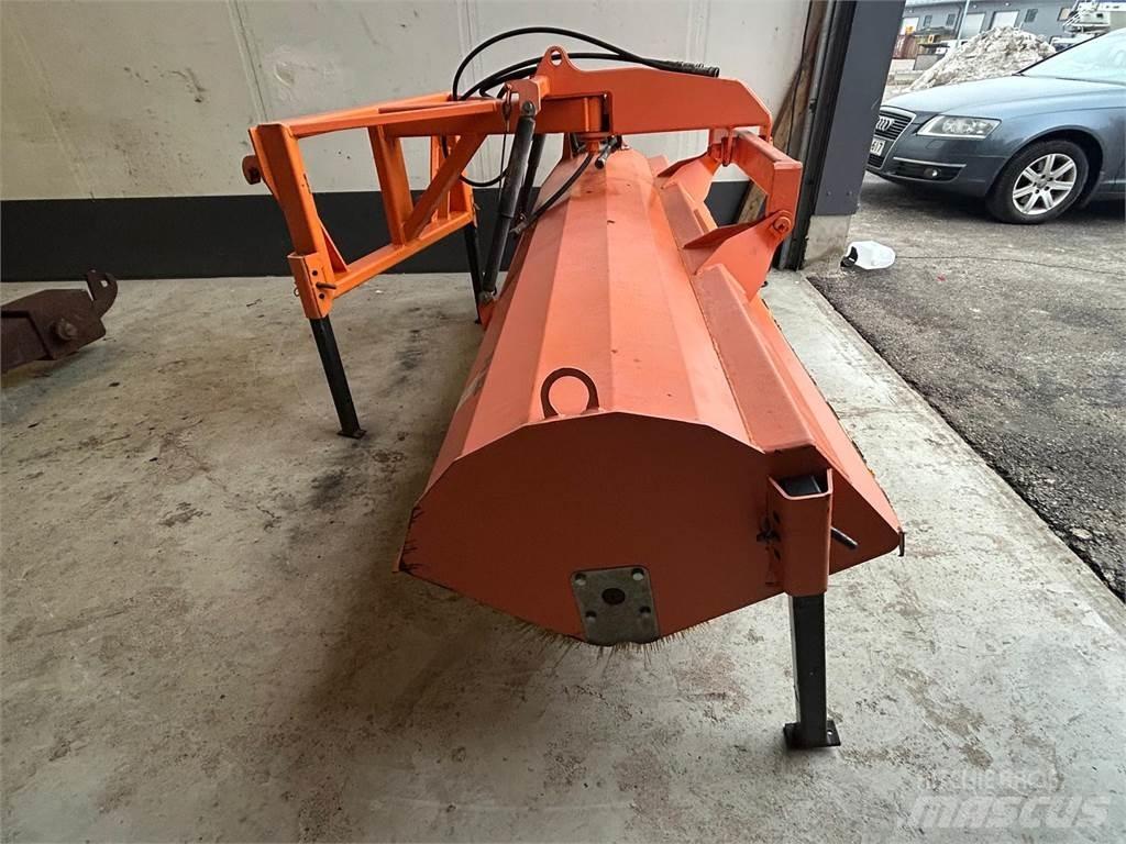FMG avoharja AH240 Kefék