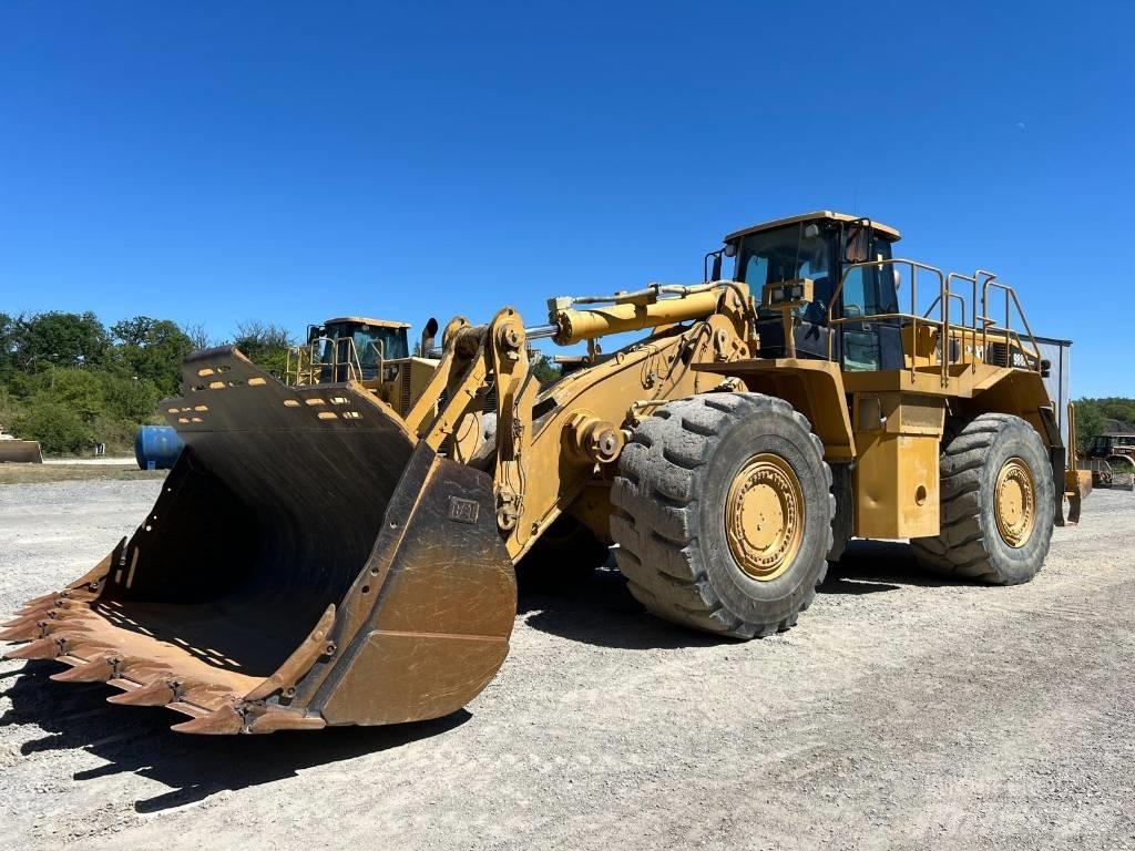CAT 988 H Gumikerekes homlokrakodók