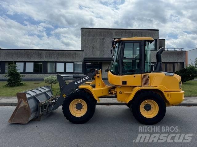 Volvo L 35 G Gumikerekes homlokrakodók