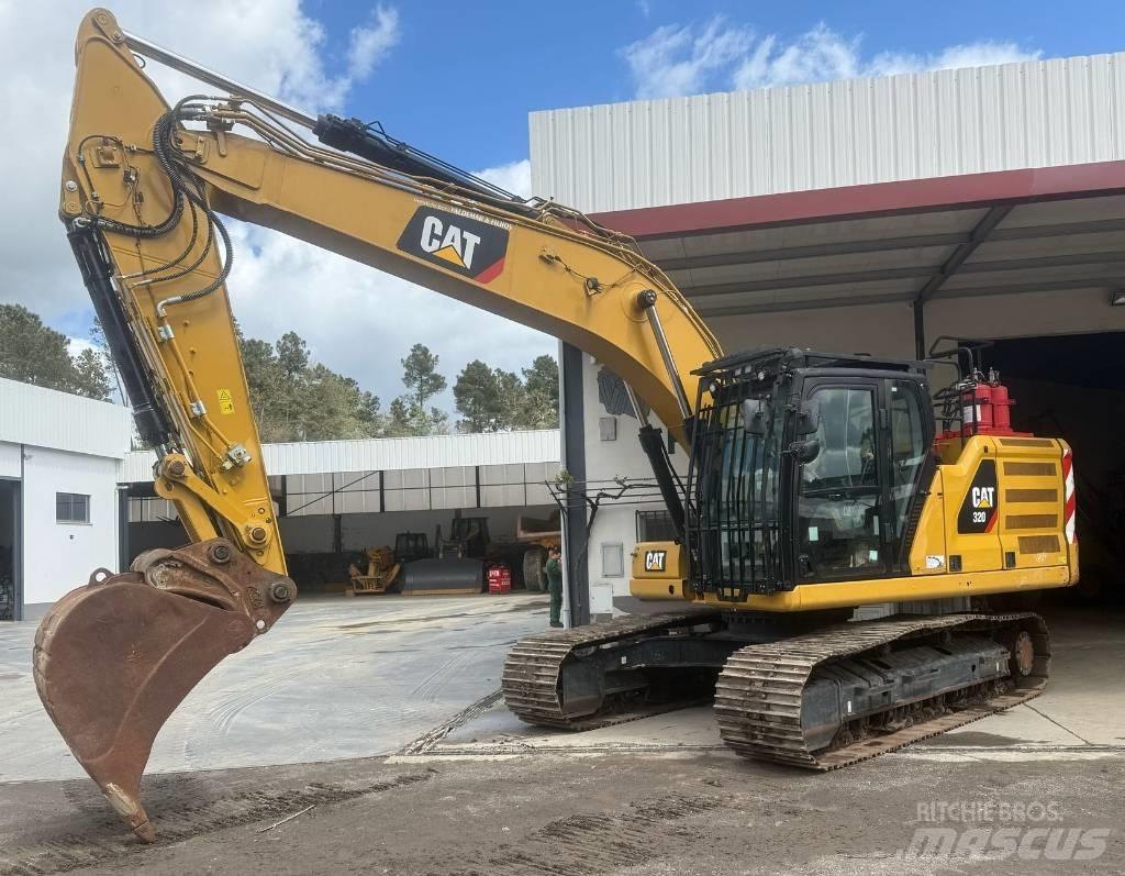 CAT 320 Lánctalpas kotrók