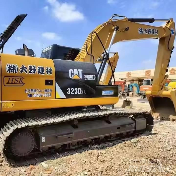 CAT CAT323D2L Lánctalpas kotrók