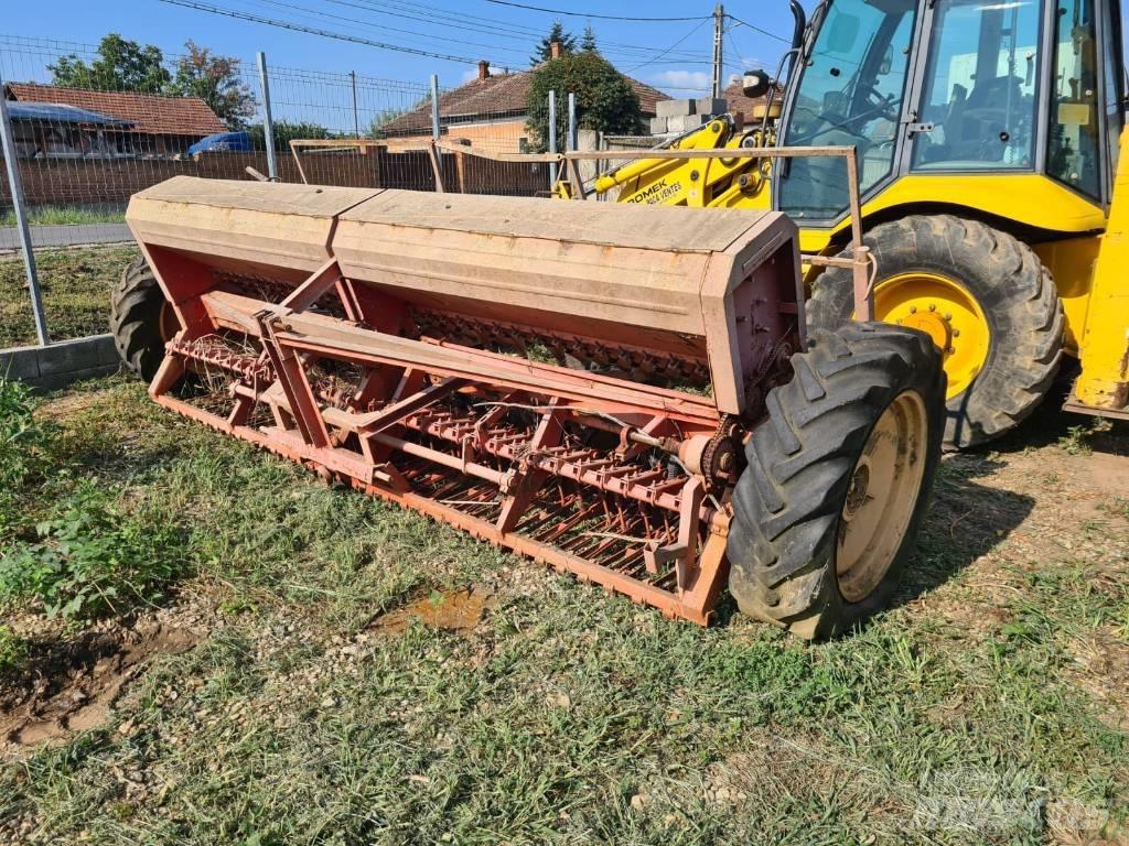 Kuhn 4M Vetőgépek