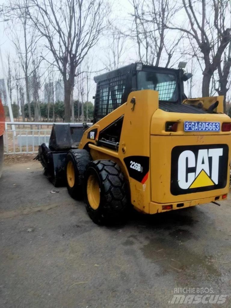 CAT 226 B Kompaktrakodók
