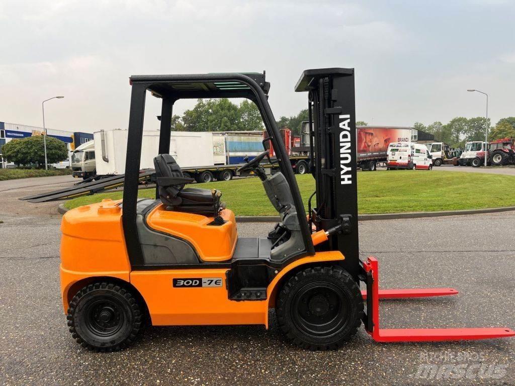 Hyundai 30D-7E Dízel targoncák