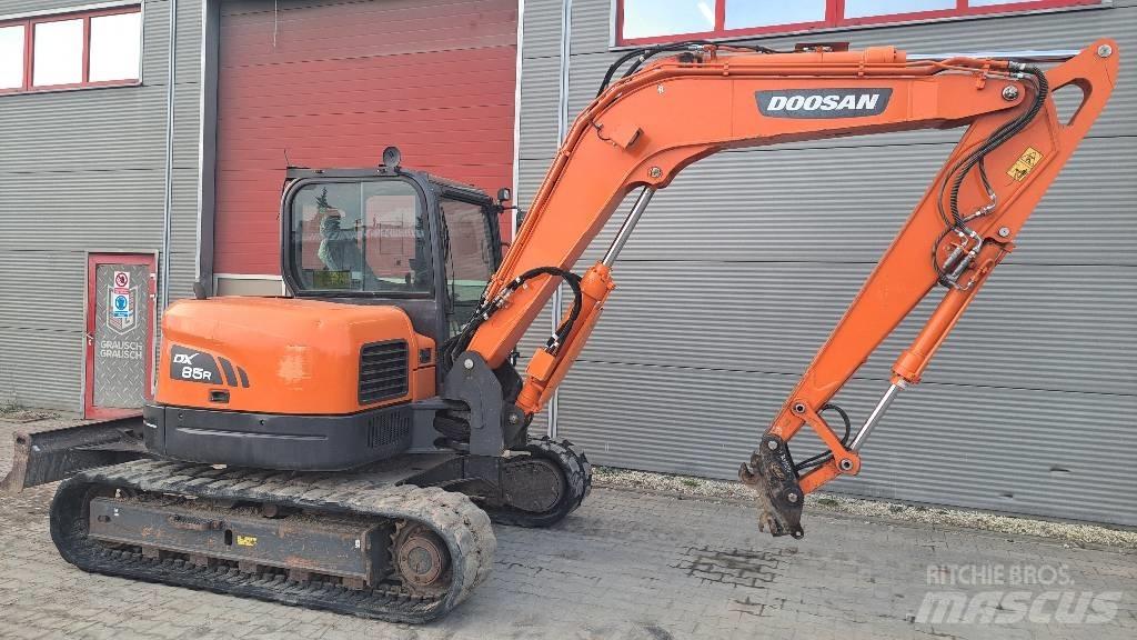 Doosan DX 85 R-3 Közepes (midi) kotrók 7 t - 12 t