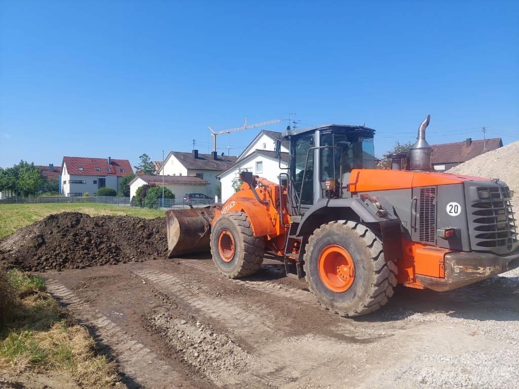 Hitachi ZW 220 Gumikerekes homlokrakodók