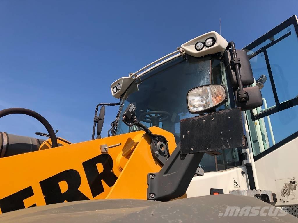 Liebherr L 566 Gumikerekes homlokrakodók