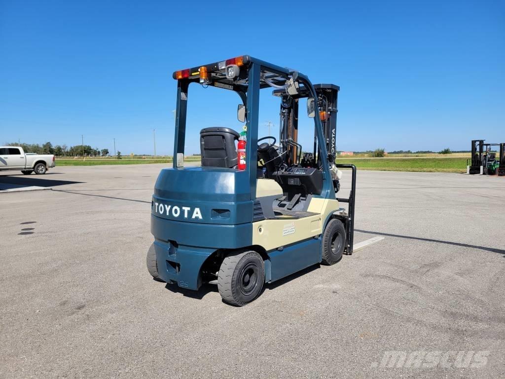 Toyota 8 FB 25 Elektromos targoncák