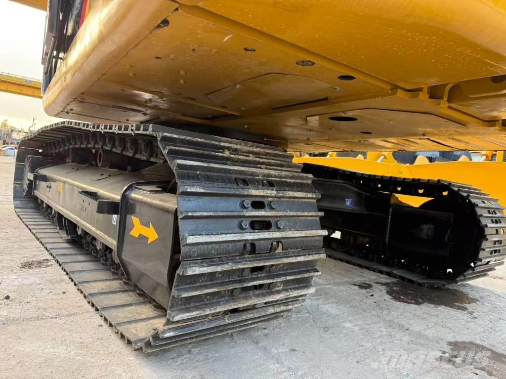 CAT 320D2 Lánctalpas kotrók