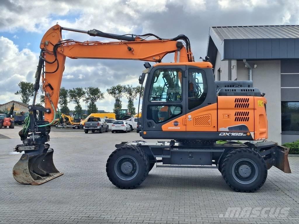 Doosan DX 165 W-5 Gumikerekes kotrók