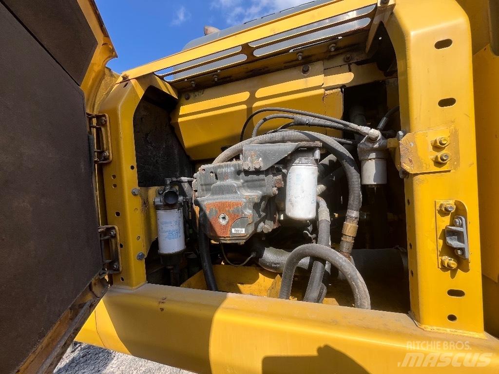 Komatsu Pc240-7 Lánctalpas kotrók