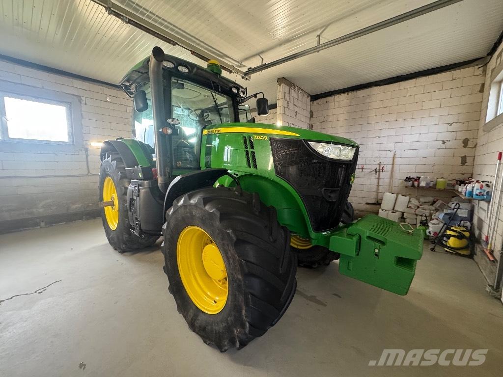 John Deere 7230 R Traktorok
