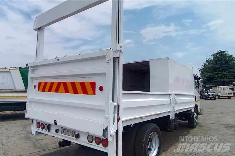 Isuzu NPR400 Egyéb