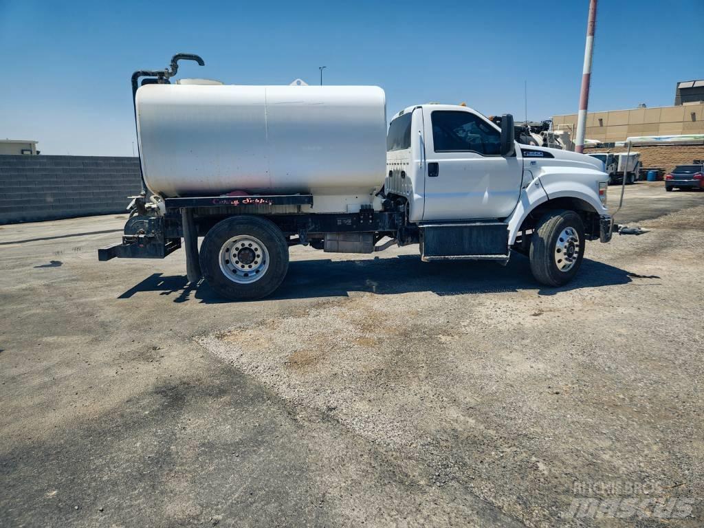 Ford F 650 SD Vízszállító teherautók